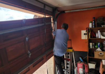 Troubleshooting a faulty garage door opener motor. - Bedfordview Garage Door Repairs | Your Garage Door Guy Troubleshooting a faulty garage door opener motor.