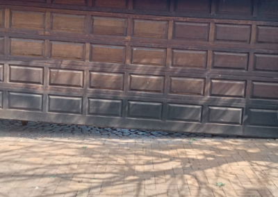 Testing the battery backup on a garage door motor. - Bedfordview Garage Door Repairs | Your Garage Door Guy Testing the battery backup on a garage door motor.